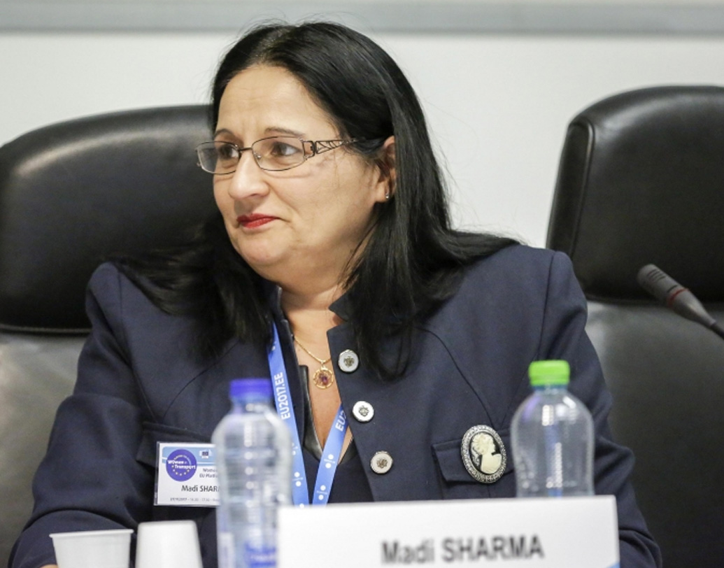 অসঙ্গতি রয়েছে আরও। ম্যাডির দাবি, ইউরোপীয় পার্লামেন্টের ওই সদস্যদের ভারতে যাতায়াত ও অন্যান্য ব্যয় বহন করেছে ইন্টারন্যাশনাল ইনস্টিটিউট ফর নন অ্যালাইনড স্টাডিজ বা আইআইএনএস। কিন্তু দিল্লির সফদরজঙ্গ এনক্লেভে এই সংস্থার কার্যালয়ের নম্বরে যোগাযোগ করার চেষ্টা করা হয়েছে ‘দ্য হিন্দু’-র তরফে। কিন্তু কাউকে পাওয়া যায়নি। সংস্থার অফিশিয়াল-ইন-চার্জ সঞ্জয় ধবনের সঙ্গে যোগাযোগ করেও কোনও উত্তর পাওয়া যায়নি।(ছবি:সেশ্যাল মিডিয়া)