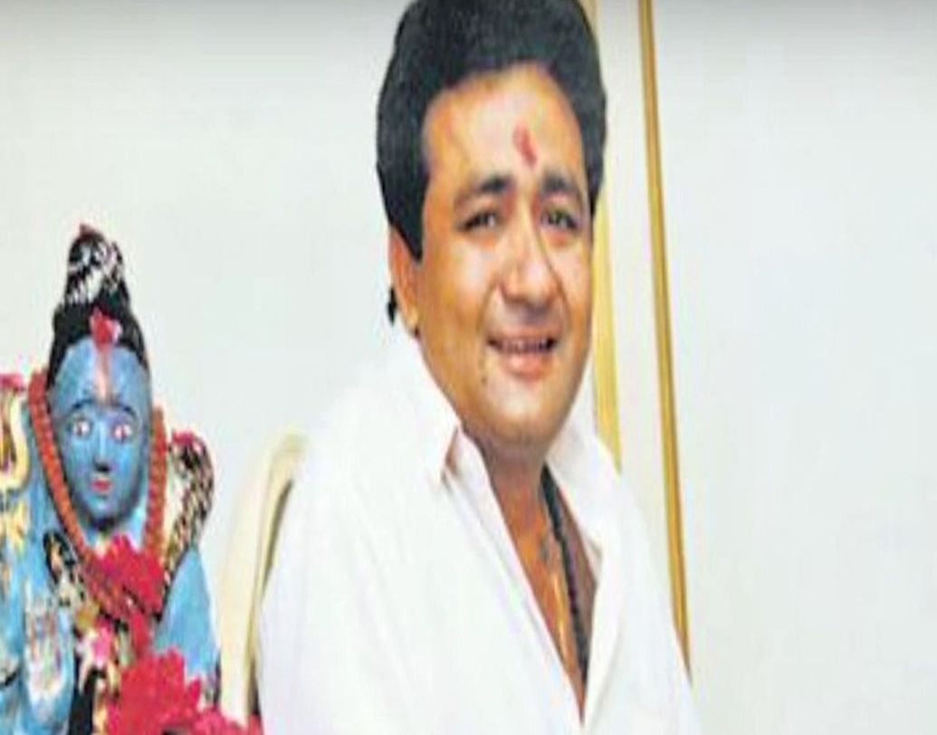 এই মন্দিরের সামনেই ১৯৯৭ সালের ১২ অগস্ট গুলিতে ঝাঁঝরা হয়ে লুটিয়ে পড়েছিলেন তিনি। ১৬টি বুলেটে বিদ্ধ হয়েছিল তাঁর দেহ। হাসপাতালে নিয়ে যাওয়া হলে তাঁকে মৃত বলে ঘোষণা করা হয়। (ছবি : সোশ্যাল মিডিয়া)