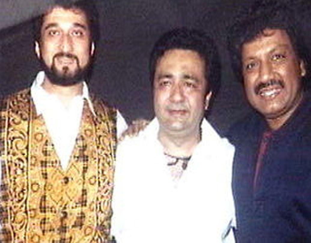 বলিউডের বিখ্যাত সুরকার জুটি নাদিম-শ্রাবণের নাদিম সইফির নামও উঠে আসে তদন্তে। অভিযোগ, ব্যক্তিগত শত্রুতার বশে তিনিও এই হত্যাকাণ্ডে অন্ধকার দুনিয়ার সঙ্গে হাত মেলান। এই ঘটনার পরে নাদিম লন্ডনে পালিয়ে যান। (ছবি : সোশ্যাল মিডিয়া)