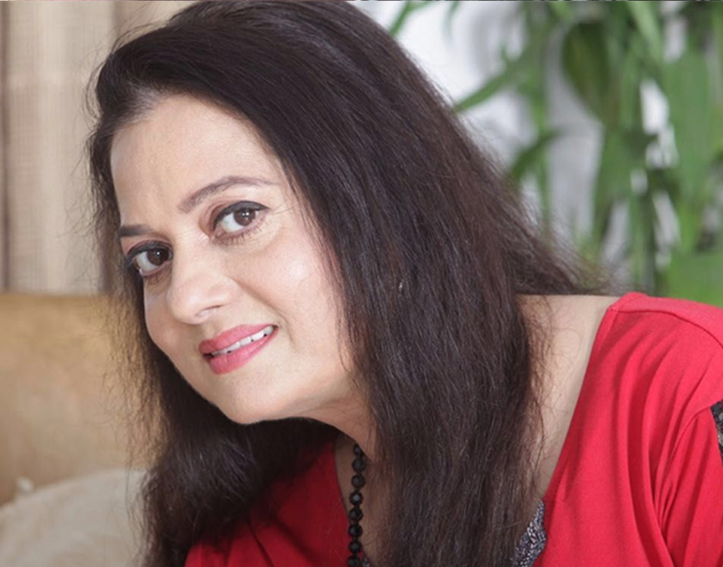 কুমার গৌরবের সঙ্গে আরও বেশি সময় কাটাবেন বলে অনেক ছবির সুযোগ ফিরিয়ে দেন বিজয়েতা। কিন্তু তাঁদের সম্পর্ক বেশিদিন স্থায়ী হল না।