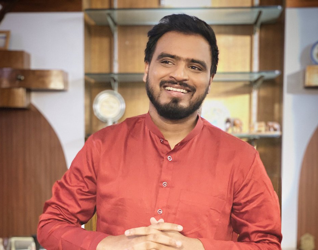 ভারতীয় ইউটিউব জগতে অমিত ভাদানা অন্যতম জনপ্রিয় মুখ। ২০১২ সালে অমিত শুরু করেন তার ইউটিউব যাত্রা। আজ তাঁর সাবস্ক্রাইবারের সংখ্যা এক কোটি ৬০ লক্ষ ছাড়িয়াছে। মূলত কমেডি কনটেন্টের উপরেই ভিডিয়ো পোস্ট করেন অমিত। একে বারে দেশি স্টাইলে তুলে ধরেন দারুণ সব মজাদার কনটেন্ট। সোশ্যাল মিডিয়ায় তার ফলোয়ার সংখ্যা প্রায় দু’কোটি ৪০ লক্ষ।