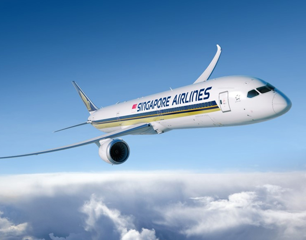 দেশের বিভিন্ন পাঁচতারা হোটেলের এক্সিকিউটিভ শেফ ছিলেন তিনি। সিঙ্গাপুর এয়ারলাইন্সের ইন্টারন্যাশনাল কালিনারি বিভাগের অন্যতম সদস্য ছিলেন। বিদেশ থেকে বিভিন্ন সম্মানে ভূষিত হয়েছেন সঞ্জীব।