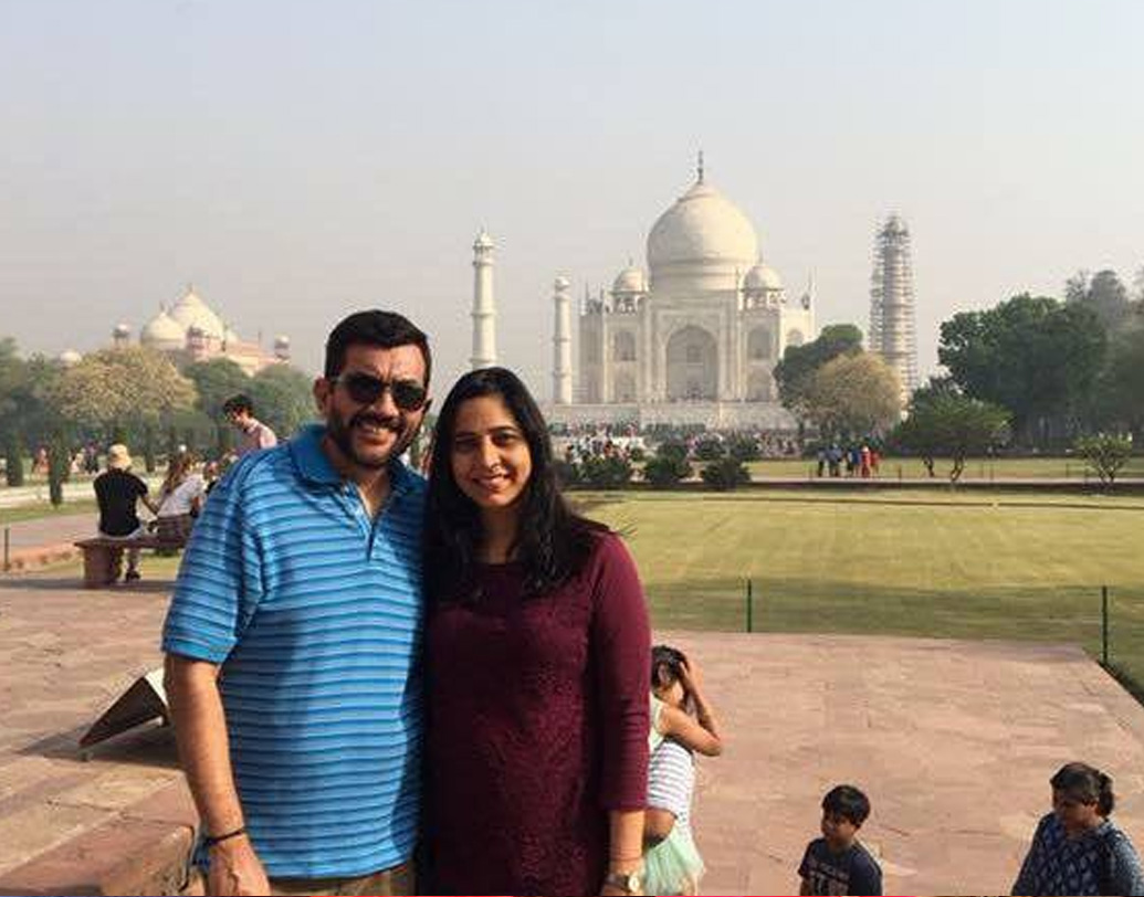 আর সঞ্জীবের রান্না করা কোন খাবার আল্যোনার সবথেকে প্রিয়?  তিনি জানাচ্ছেন, একবার তাঁর জন্মদিনে ইতালিয়ান ডিশ করেছিলেন সঞ্জীব। সেই অসাধারণ স্বাদ-ই এখনও অবধি তাঁর কাছে সেরা।