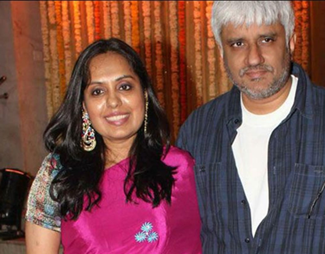 বিক্রম তখন সুস্মিতা সেনের প্রেমে হাবুডুবু খাচ্ছেন। ফলে অদিতিকে ডিভোর্স দেওয়াটা তাঁর কাছে বেশ খুশির বিষয়ই ছিল। ভেবেছিলেন বোধহয়, বাকি জীবনটা সুস্মিতার সঙ্গে কাটাবেন। অন্যরকম একটা জীবন পাবেন।