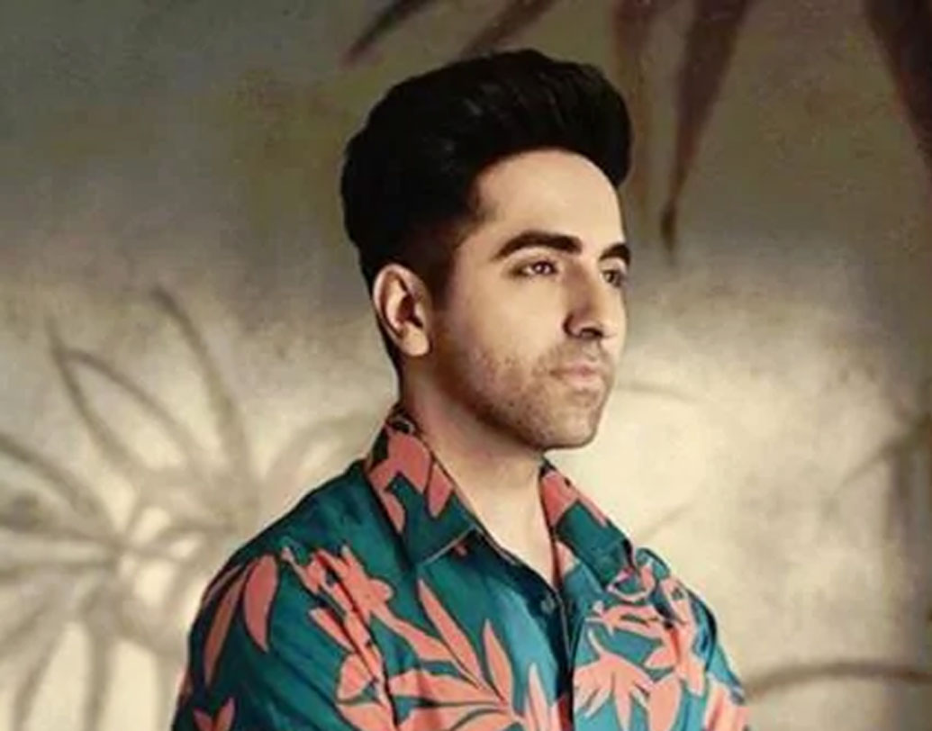 আয়ুষ্মানের জন্ম চণ্ডীগড়ে, ১৯৮৪-র ১৪ সেপ্টেম্বর। তাঁর বাবা পি খুরানা একজন জ্যোতিষী। মা অনিতা মায়ানমারের মেয়ে, গৃহবধূ। পরিবারে অভিনয় পেশাটাকে খুব একটা ভাল চোখে দেখতেন না কেউই। ঠাকুরমার থেকে চড় খাওয়ার পর থেকে আর কোনওদিন অভিনেতা হওয়ার ইচ্ছা প্রকাশ করেননি। মনেই রেখে দিয়েছিলেন।