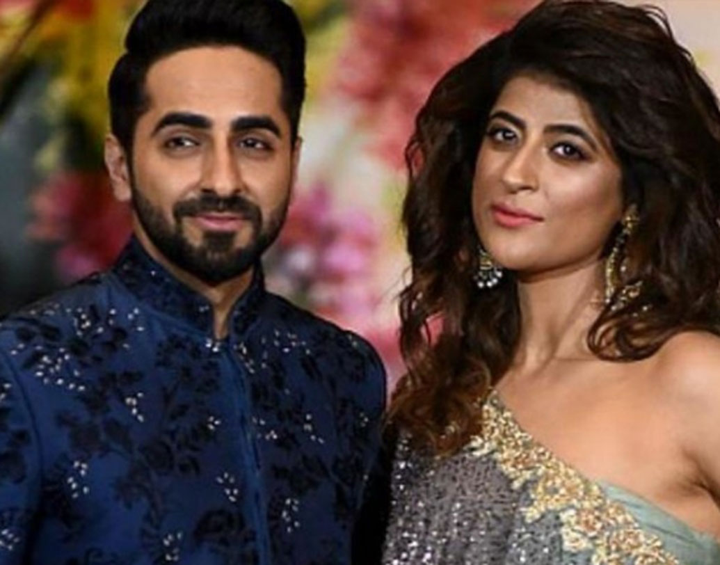 আয়ুষ্মান-তাহিরার প্রেম কাহিনিটাও বেশ ফিল্মি। তাহিরা এবং আয়ুষ্মান দু’জনেই চণ্ডীগড়ের। দ্বাদশ শ্রেণির পদার্থবিদ্যার টিউশন ক্লাসেই দু’জনের দেখা। প্রথম দেখাতেই একে অপরের প্রতি ক্রাশ তৈরি হয়। কিন্তু কেউই বলে উঠতে পারেননি। ক্লাসের এক বন্ধু একবার আয়ুষ্মানকে বলেছিলেন যে, তাহিরাও তাঁকে পছন্দ করেন।