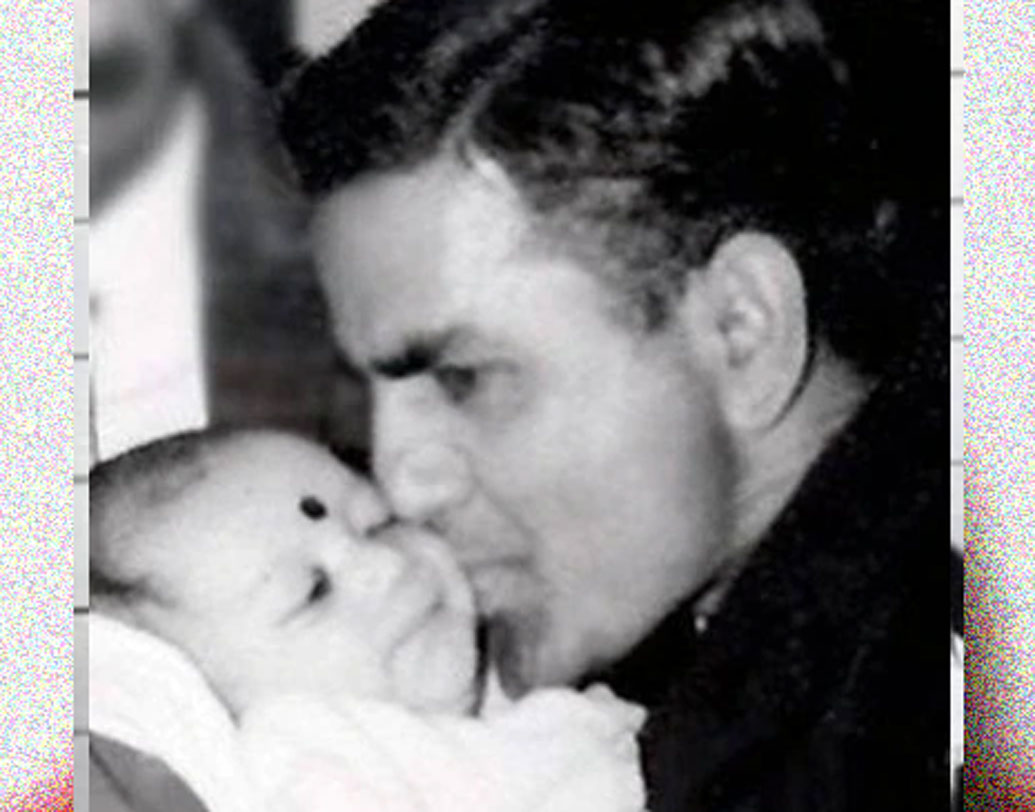 বাবা দুর্গানন্দ জিন্টা ভারতীয় সেনাবাহিনীতে কর্মরত ছিলেন। প্রীতি যখন মাত্র ১৩ বছরের তখন একটি গাড়ি দুর্ঘটনায় তাঁর বাবার মৃত্যু হয়। বাবার মৃত্যু ভীষণ ভাবে নাড়িয়ে দিয়েছিল প্রীতিকে।