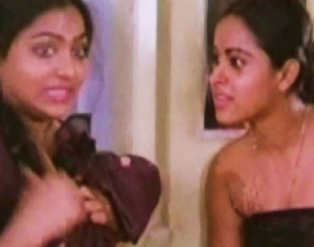 এমন হিট নায়িকার জীবন কিন্তু ছিল হতাশায় ভরা, শেষ জীবনে অর্থকষ্টে রাস্তায় কাটাতে হয়েছে তাঁকে। গায়ে পোকা, মাছি বসে থাকত। শেষে এডস-এ আক্রান্ত হয়ে মৃত্যু হয় তাঁর।