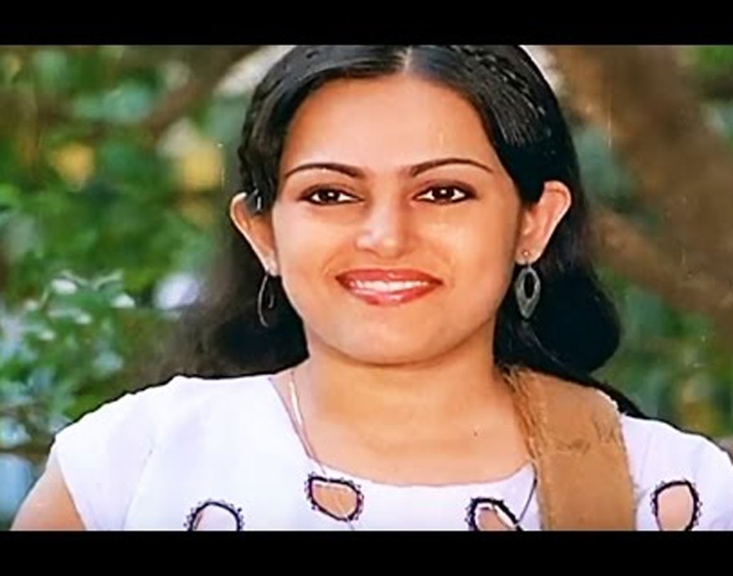 নিসা নুরের অভিনয়ের প্রশংসা ছড়িয়ে পড়েছিল ইন্ডাস্ট্রিতে। বালাচন্দন, বিষু, চন্দ্রশেখরের মতো এককালের নাম করা সব পরিচালকের সঙ্গে তিনি কাজ করেছেন।