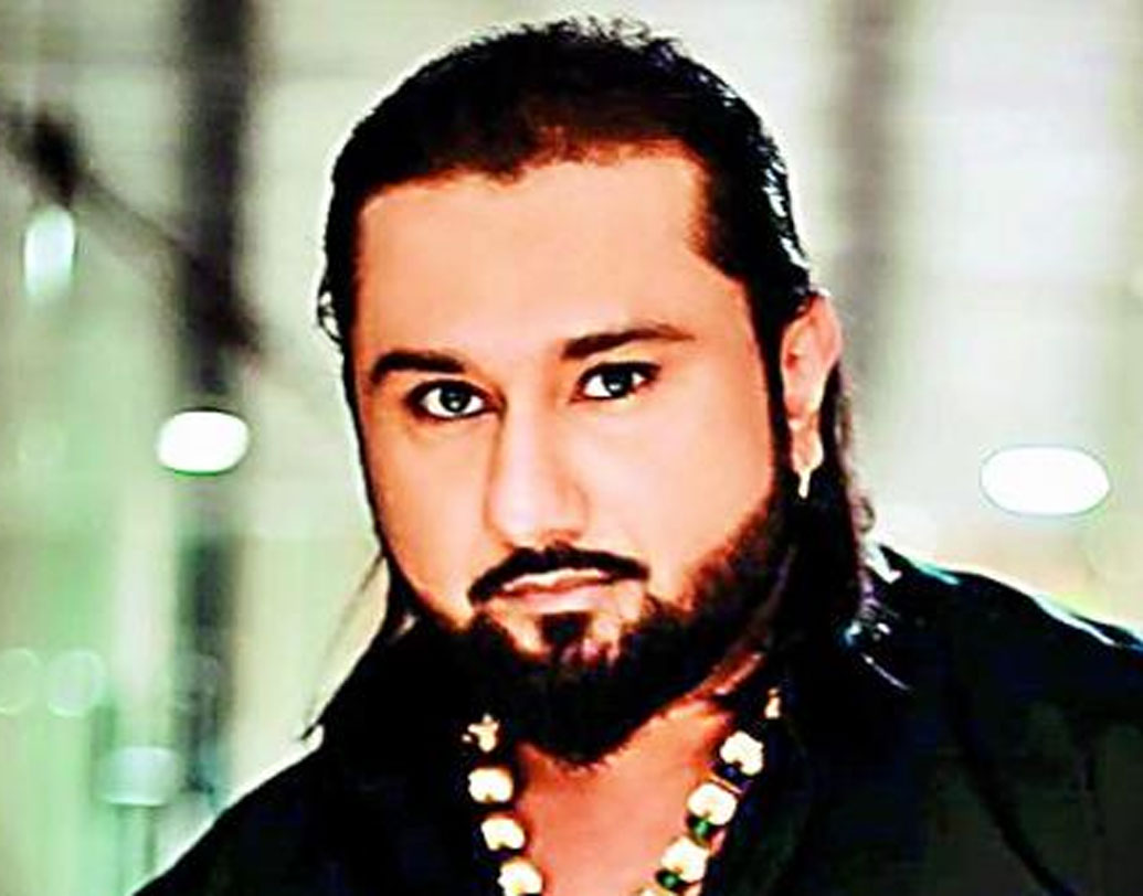 ইও ইও হানি সিংহ: র‌্যাপার-গায়ক হানি সিংহও অ্যালকোহল এবং ড্রাগের নেশায় বুঁদ হয়ে গিয়েছিলেন এক সময়। এই নেশা তাঁকে এতটাই কাবু করে ফেলেছিল যে, রিহ্যাবিলিটেশন সেন্টারে তাঁকে থাকতে হয়েছিল চিকিৎসার জন্য।