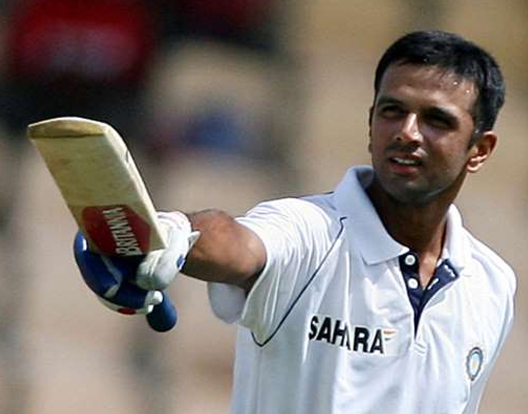 ২০০৫ সালে পাকিস্তানের বিরুদ্ধে ইডেনে ফের টেস্টের দুই ইনিংসে সেঞ্চুরি করেন দ্রাবিড়। প্রথম ইনিংসে তাঁর ব্যাট থেকে আসে ১১০। ভারত তোলে ৪০৭। দ্বিতীয় ইনিংসে দ্রাবিড় করেন ১৩৫। অনিল কুম্বলের দাপটে ১৯৫ রানে জেতে টিম ইন্ডিয়া।