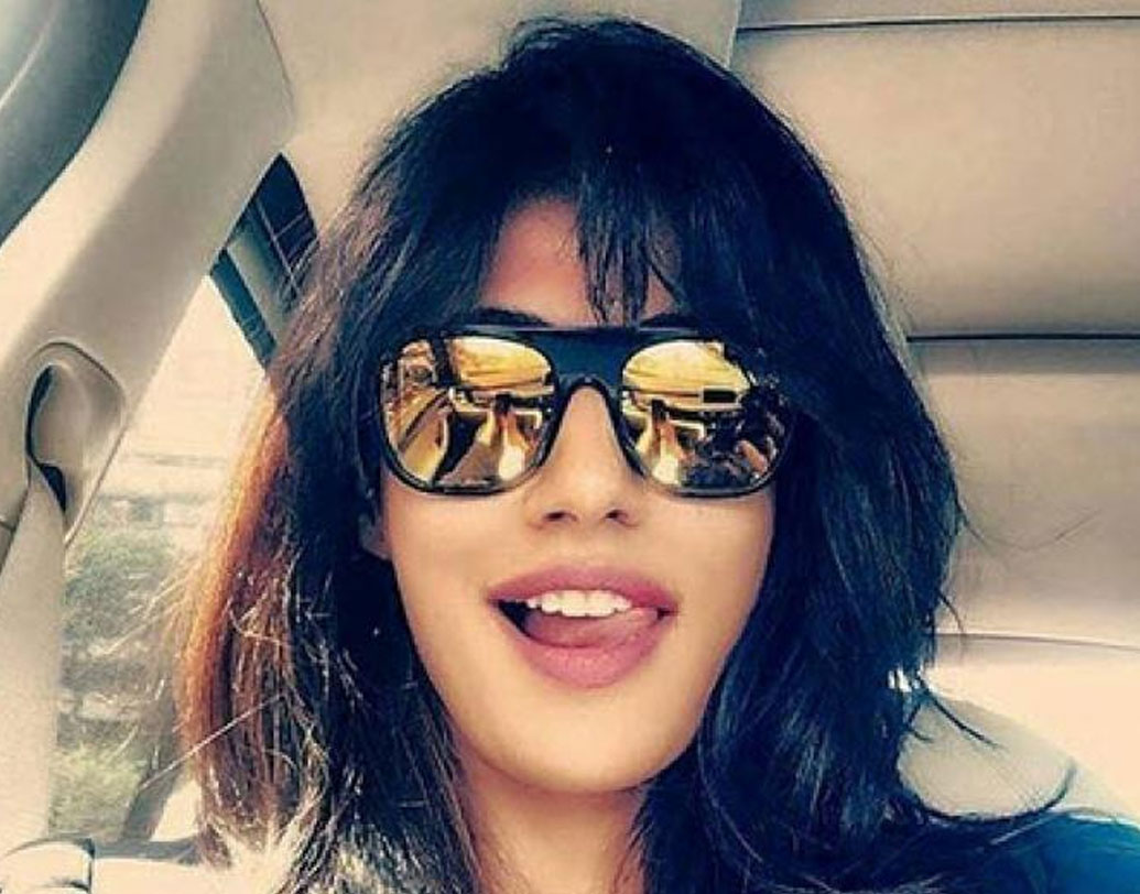 চিত্রাঙ্গদার ভাই দিগ্বিজয় সিংহ চাহাল পেশায় গল্ফার। পরে চিত্রাঙ্গাদর জীবনও জড়িয়ে যায় এক গল্ফারের সঙ্গেই। তবে তাঁর সঙ্গে আলাপ বাবার কর্মসূত্রে।