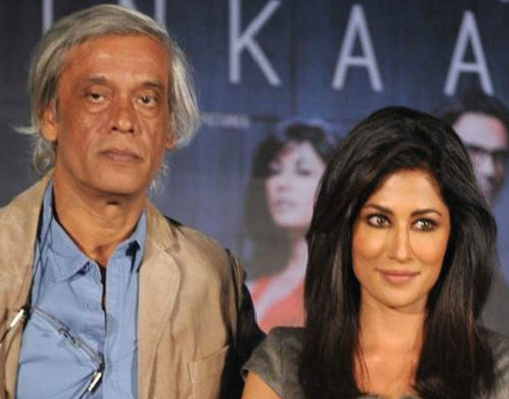 পরিচালক সুধীর মিশ্রের সঙ্গে চিত্রাঙ্গদার ঘনিষ্ঠতাও বিচ্ছেদের কারণ বলে মনে করে অনেকে। তাঁদের একসঙ্গে অনেক জায়গায় দেখাও গিয়েছে। কিন্তু পরে সেই ঘনিষ্ঠতাও ভেঙে যায়।