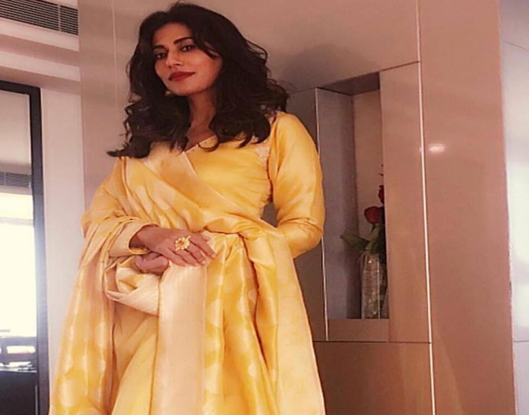 কাব্যের মতো বাস্তবের এই চিত্রাঙ্গদাকেও একাই বড় করতে হচ্ছে ছেলেকে। সিঙ্গল পেরেন্ট হওয়া সহজ নয়, এক সাক্ষাত্কারে জানিয়েছিলেন চিত্রাঙ্গদা সিংহ। তবে তিনি ছেলের জন্য সেই কঠিন কাজেই সফল হবেন। এই প্রত্যয়ও আছে তাঁর।