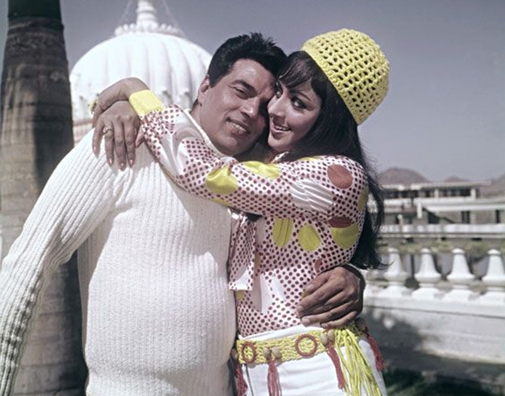 অবশেষে ১৯৮০ সালে বীরু-বাসন্তীর চার হাত এক হল। শোনা যায়, দু’জনেই বিয়ের আগে ধর্মান্তরিত হয়েছিলেন। কারণ নায়ক হয়ে ওঠার আগে ১৯৫৪ সালে প্রকাশ কউরের সঙ্গে মাত্র ১৯ বছর বয়সে বিয়ে হয়েছিল ধর্মেন্দ্রর।