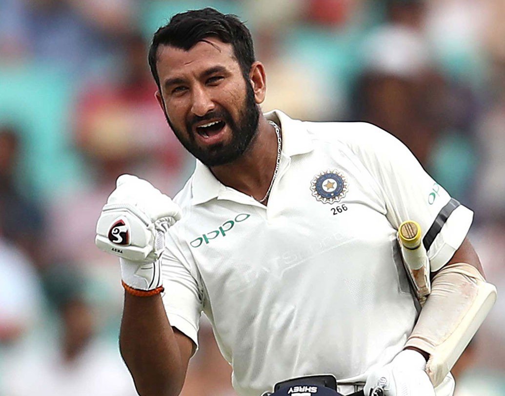 চেতেশ্বর পূজারা বিশাখাপত্তনমে প্রথম ইনিংসে মাত্র ছয় রানে ফিরে গিয়েছিলেন। দ্বিতীয় ইনিংসেও গোড়ার দিকে স্বস্তিতে ছিলেন না। দিয়েছিলেন সুযোগও। কিন্তু তারপরই ফিরে পান ছন্দ। ৮১ রানের ইনিংসে রোহিতের সঙ্গে দ্বিতীয় উইকেটে যোগ করেন ১৬৯ রান।