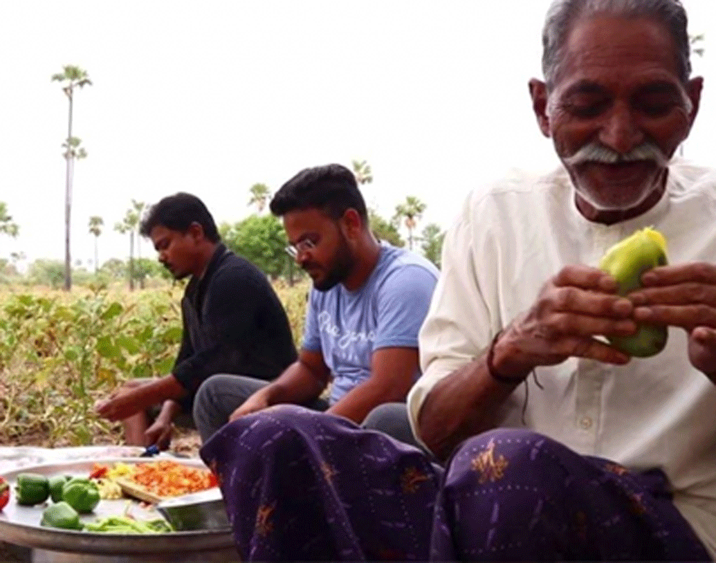 ২০১৭ সালে তিনি প্রথম নিজের স্বপ্ন পূরণের সুযোগ পান। তেলঙ্গানার কয়েকজন যুবক তাঁর সঙ্গে যুক্ত হন। ইট দিয়ে উনুন বানিয়ে তিনি অনাথাশ্রমের শিশুদের জন্য খাবার তৈরি করতে শুরু করেন।