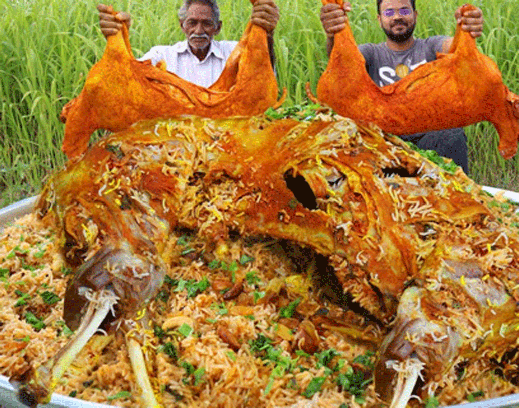 প্রতি সপ্তাহে অন্তত একবার তিনি রান্না করতেন। বড় কড়াই, হাতা নিয়ে সেই রান্নার পুরো প্রণালীটাই ভিডিয়ো করা হত। তারপর সেটা ইউটিউবে আপলোড করা হত।