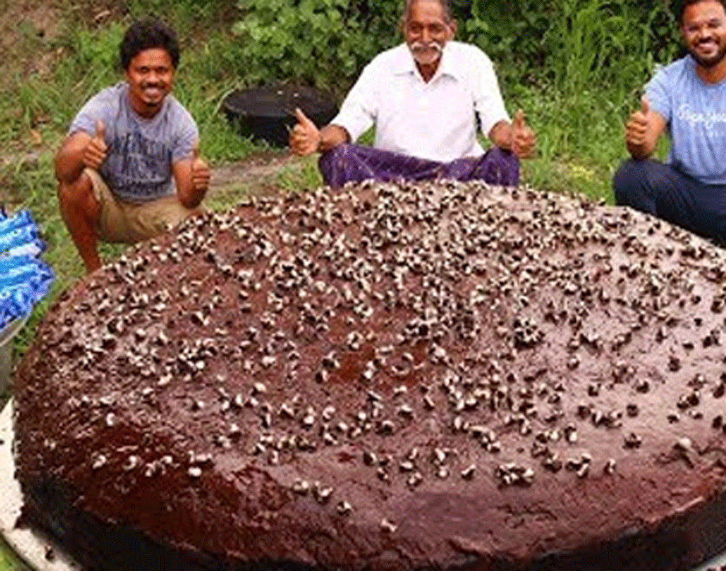 এ ছাড়াও তিনি নানা রকমের পুডিং, কেক, মিল্কশেক, চিপস, ডিমের নানা রেসিপি, ফ্রেঞ্চ ফ্রাই এ রকম নানা রকম রেসিপি নিয়ে হাজির হতেন। কোন দিন কী খাওয়াতে চলেছেন তা আগে থেকে শিশুদের জানিয়েও দিতেন।