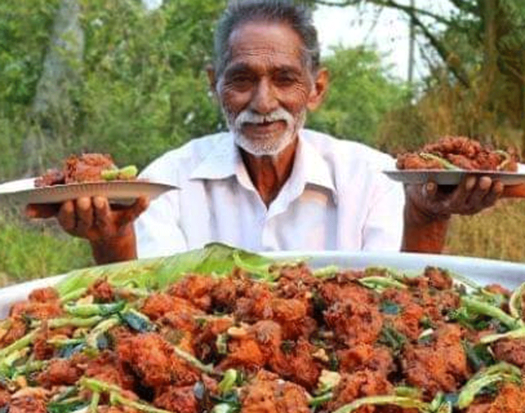 গ্র্যান্ডপার কিচেনে কোনও আভিজাত্য ছিল না। একেবারেই ঝাঁ চকচকে নয়। বরং ঘাসের উপরে, খোলা আকাশের নীচে সাদা জামা আর লুঙ্গি পরে রান্না করতেন তিনি। কিন্তু তাঁর আন্তরিকতা অনাথ শিশুদের কাছে সেই রান্নার স্বাদ বড় রেস্তোরাঁকেও হার মানাত।