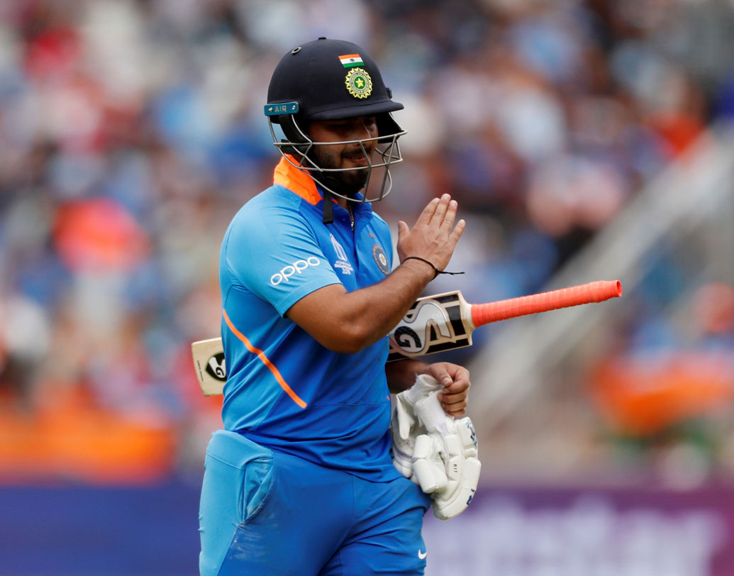 ঋষভ পন্থ: নাগপুরের নামার আগে বেশ চাপে ঋষভ। রাজকোটের তাঁর উইকেট কিপিং নিয়ে বেশ সমালোচনার মুখে পড়েছেন তিনি। ব্যাটেও তেমন একটা বড় রান নেই তাঁর। নাগপুরে সে সব খামতি মিটিয়ে ফেলতে চাইবেন ঋষভ। আশার কথা, স্বয়ং রোহিত শর্মার আস্থা রয়েছে তাঁর উপর। বিশ্বকাপে ভাল কিছু করতে ফর্মে থাকা ঋষভকে দরকার ভারতের।