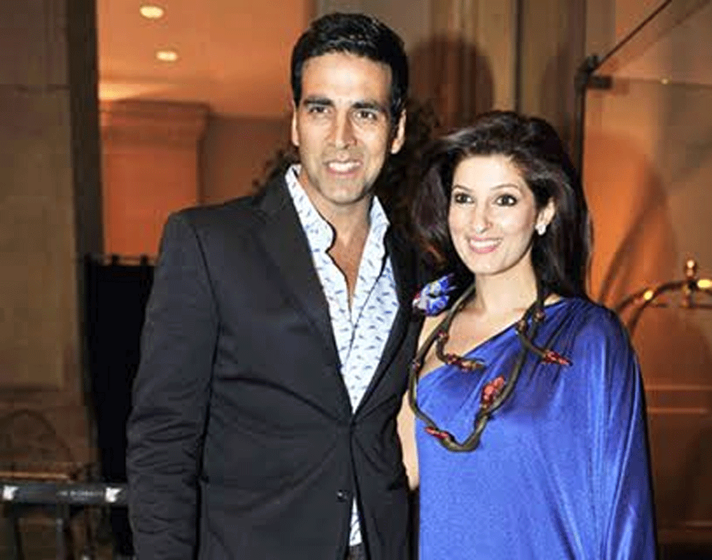 ২০০০ সালে টুইঙ্কলের ‘মেলা’ ফিল্ম মুক্তি পাওয়ার কথা। আমিরের বিপরীতে রূপা সিংহের ভূমিকায় অভিনয় করেছিলেন টুইঙ্কল। ফিল্মটা নিয়ে টুইঙ্কল ভীষণ আশাবাদী ছিলেন। ফিল্মটা যে সুপার হিট হবে সেটা অক্ষয়কে জানিয়েছিলেন।