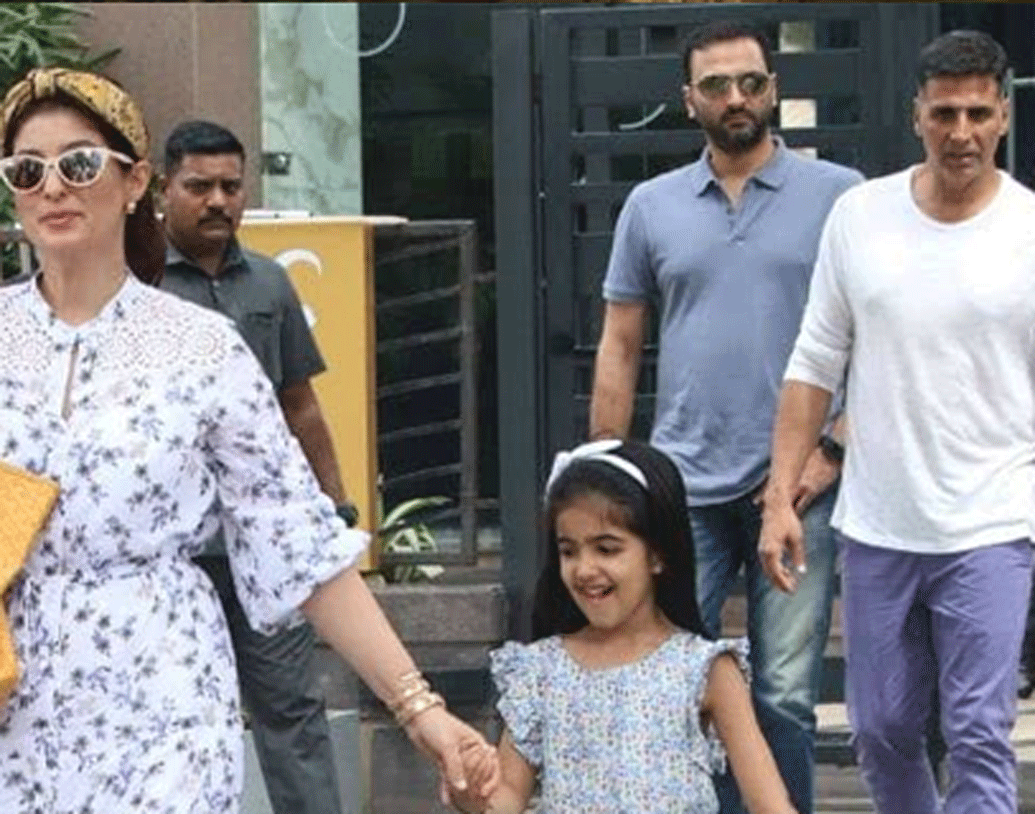 বিয়ের পর অভিনয় ছেড়ে দেন টুইঙ্কল। ইন্টিরিয়র ডিজাইনার হন তিনি। তাঁর প্রতিটা সিদ্ধান্তেই অক্ষয়কে পাশে পেয়েছেন টুইঙ্কল।