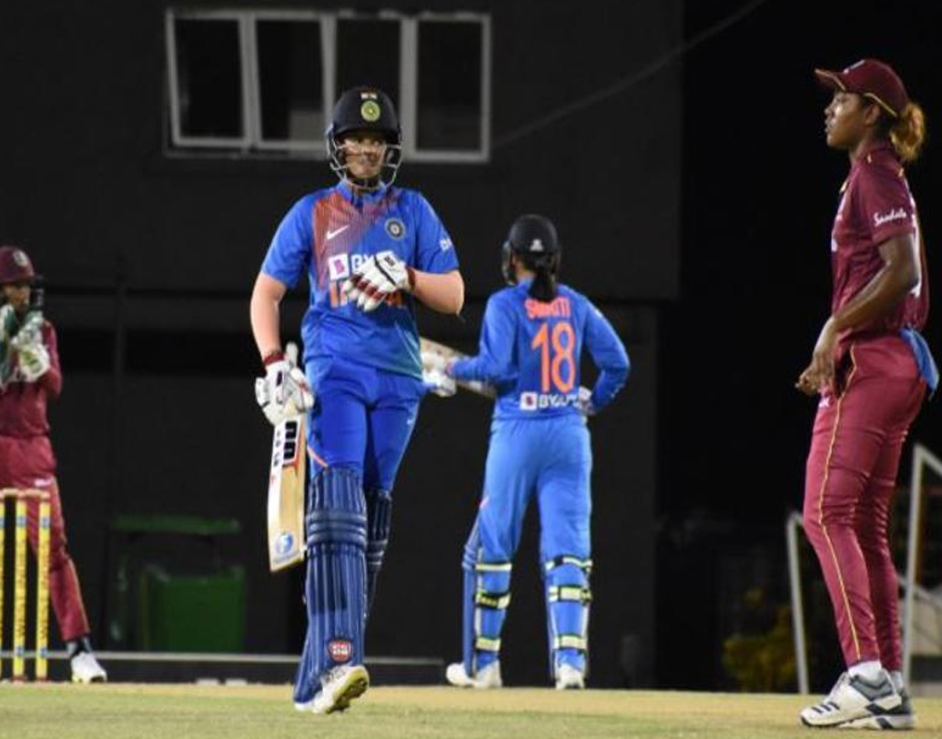 স্মৃতি মন্ধানার (৬৭) সঙ্গে ওপেন করতে নেমে ১৪৩ রানের জুটি তৈরি করেও নতুন রেকর্ড গড়েছেন দু’জনে। শুরুতে ব্যাট করে নির্ধারিত ২০ ওভারে চার উইকেটে ১৮৫ রান করেছিল ভারতীয় মেয়েরা। জবাবে ওয়েস্ট ইন্ডিজের ইনিংস শেষ হয় ১০১-৯।