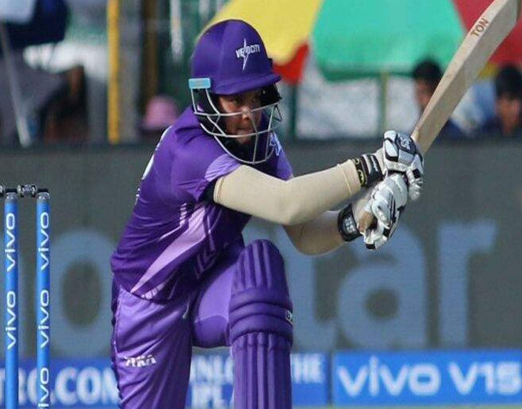 একদিন যারা এই তিক্ত কথা বলেছিল, তারাই হতভম্ব হয়ে গেল শেফালিকে টিভির পর্দায় খেলতে দেখে। সেদিন গর্বিত সঞ্জীবের মনে হয়েছিল, তাঁর থেকে সুখী এই পৃথিবীতে আর কেউ নেই।