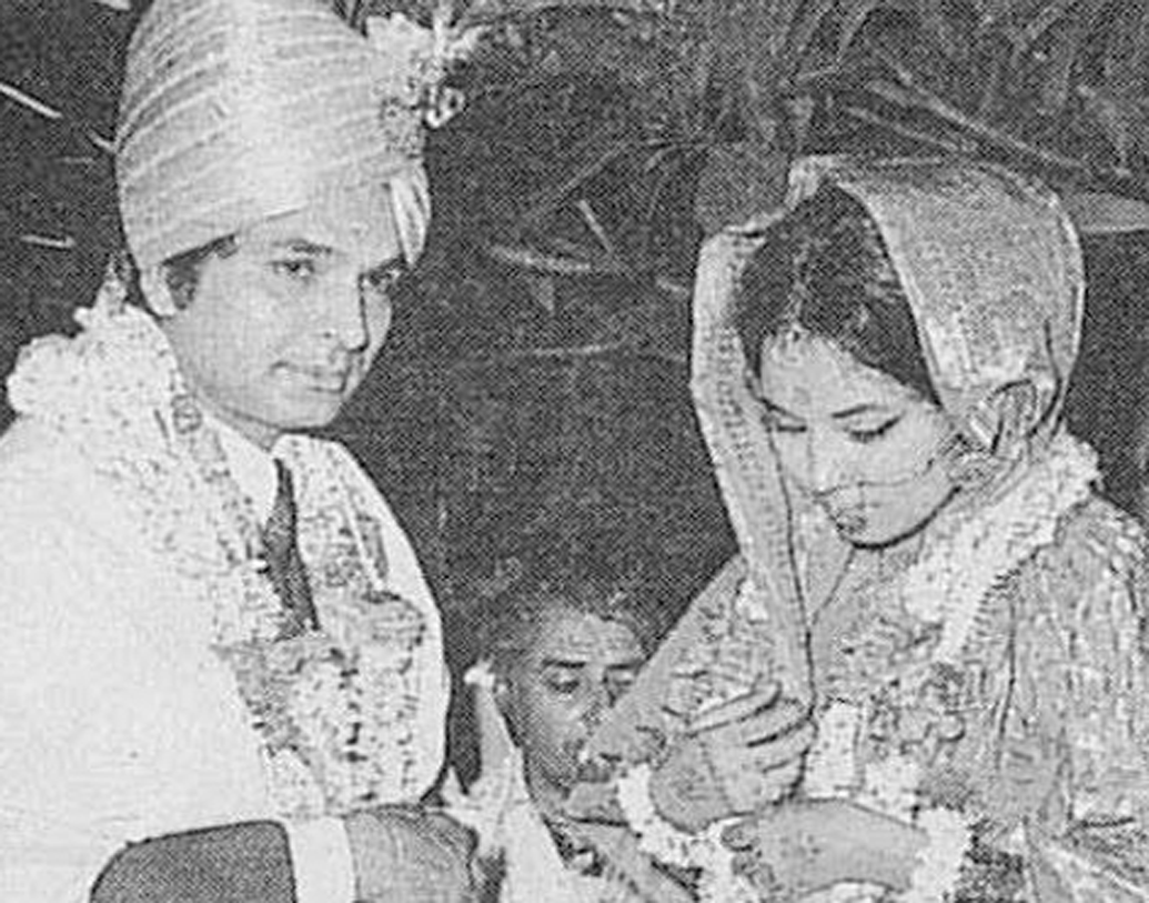 ১৯৬৬ সালে থেকে কমেডি উপহার দিয়ে চলেছেন গোবরধন আসরানি। আজও তাঁর ফিল্ম দেখলে আমরা হেসে লুটিয়ে পড়ি। অভিনেত্রী মঞ্জু বনশলকে বিয়ে করেন তিনি।. তাঁদের একমাত্র সন্তান নবীন পেশায় একজন চিকিত্সক।