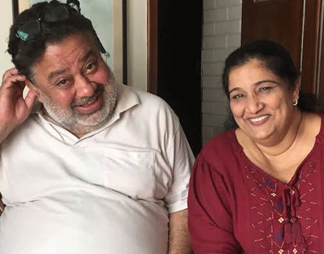 অভিনেতা এবং জনপ্রিয় অভিনেতা মনোজ পহবা বিয়ে করেছেন অভিনেত্রী সীমা ভার্গবকে। অভিনয়ে মনোজ স্ত্রী সীমাকেই তাঁকে অনুপ্রেরণা মনে করেন।