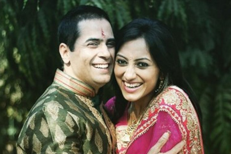 আমনের কথায়, ‘‘প্রথম শটটাই এমন ছিল যেখানে বন্দনা আমার হাতে রাখি বেঁধে দিয়েছিল। আর তখন থেকেই আমি ওর প্রেমে পড়েছি।’’