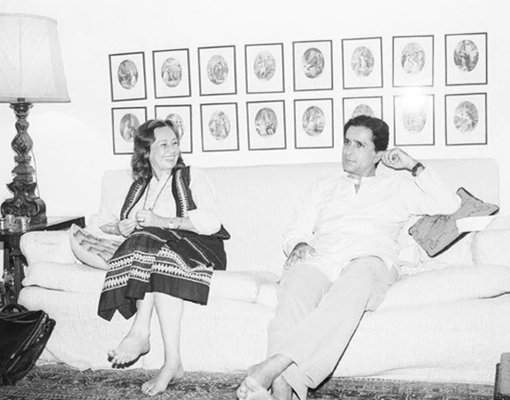 দু’জনে যখন জীবনযুদ্ধে ক্ষতবিক্ষত, কপূর পরিবারের দরজা খুলল জেনিফারের জন্য। দু’বছরের প্রেমপর্বের পরে বহু বাধাবিঘ্ন কাটিয়ে বিয়ে হল দু’জনের। ১৯৫৮ সালের জুলাইয়ে। তখন বলবীর কুড়ি বছরের সদ্য তরুণ। জেনিফারের বয়স পঁচিশ।