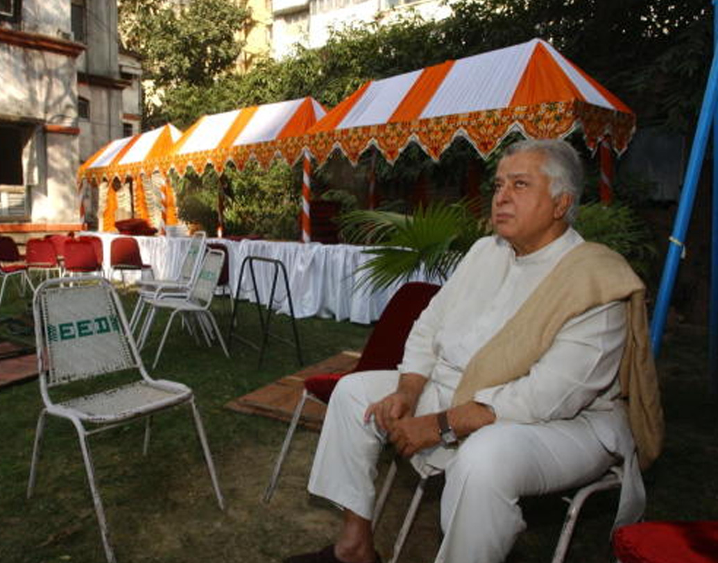 স্ত্রীর মৃত্যুর পরে শশী কপূরের ব্যক্তিগত জীবন ছিন্নভিন্ন হয়ে যায়। অভিনয় থেকে সম্পূর্ণ সরে যাননি। কিন্তু কোনওদিনই আগের অবস্থায় ফিরতে পারেননি।