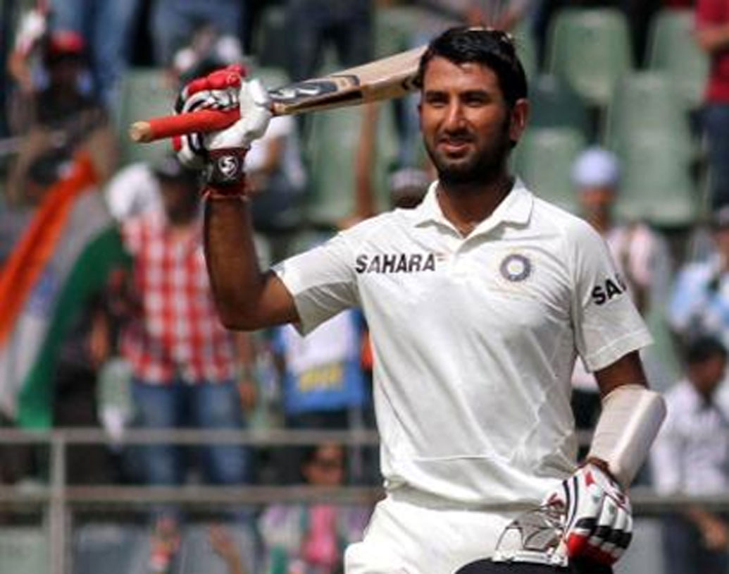 প্রোটিয়াদের বিরুদ্ধে গত টেস্ট সিরিজে দলকে ভরসা দিয়েছেন চেতেশ্বর পূজারা। রোহিত শর্মা বা মায়াঙ্ক আহরওয়ালের মতো রানের বন্যা বইয়ে দিয়ে না পারলেও দু’টি হাফ সেঞ্চুরি করেছেন। তবে গত দুই টেস্ট সিরিজে তাঁর ব্যাট থেকে কোনও সেঞ্চুরি আসেনি। বাংলাদেশের বিরুদ্ধে সেই পরিসংখ্যান নিশ্চয়ই বদলাতে চাইবেন পূজারা।