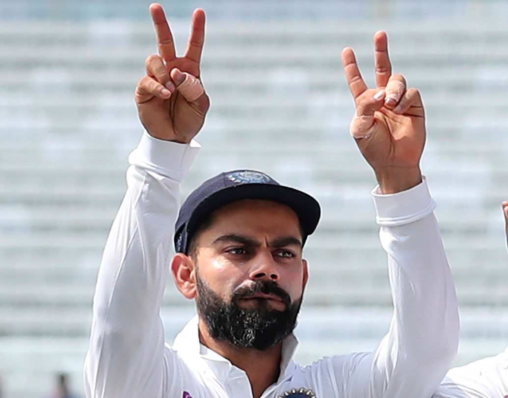 পুণেতে দক্ষিণ আফ্রিকার বিরুদ্ধে টেস্ট কেরিয়ারের ব্যক্তিগত সর্বোচ্চ রান করেছেন বিরাট কোহালি। ২৫৪ রানের সেই অপরাজিত ইনিংসের স্মৃতি এখনও তাজা ক্রিকেট ফ্যানেদের মনে। বাংলাদেশের বিরুদ্ধে নিজের টেস্ট রেকর্ডে আরও রেকর্ড গড়ার সুযোগ বোধহয় হাতছাড়া করতে চাইবেন না ক্যাপ্টেন কোহালি।