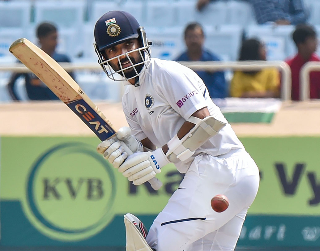 মিডল অর্ডারে দেখা যেতে পারে অজিঙ্ক রাহানেকে। ওয়েস্ট ইন্ডিজের বিরুদ্ধে সেঞ্চুরি হাঁকিয়ে নিজের কেরিয়ারকে চাঙ্গা করেছেন তিনি। এর পর রাঁচীতে প্রোটিয়াদের বিপক্ষেও তাঁর ব্যাট থেকে এসেছে সেঞ্চুরি। ইনদওরে বাংলাদেশের বিরুদ্ধে সেই পারফরম্যান্সের পুনরাবৃত্তি করতে চাইবেন রাহানে।