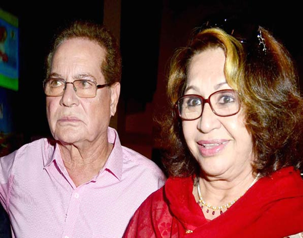 প্রথম সম্পর্ক ভেঙে যাওয়ার সাত বছর পরে নতুন সম্পর্কে বাঁধা পড়েন হেলেন। ১৯৮১ সালে বিয়ে করেন নামী চিত্রনাট্যকার সেলিম খানকে। তখন সেলিম চার সন্তানের বাবা। সালমা খানের সঙ্গে তাঁর প্রথম দাম্পত্যের বয়স ১৭ বছর।