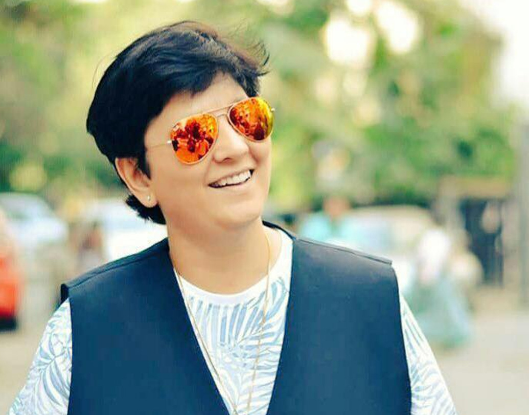 কেন শুধু পুরুষদের পোশাকই পরেন? জানিয়েছেন, এতেই স্বচ্ছন্দ তিনি। ব্যক্তিগত জীবন আড়ালে রাখতেই ভালবাসেন তিনি। কেন এতদিন বিয়ে করেননি, সে নিয়েও মুখ খোলেন না ফাল্গুনী। (ছবি: সোশ্য়াল মিডিয়া)