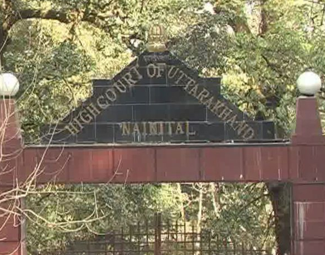 এর আগে উত্তরাখণ্ড হাইকোর্টের প্রধান বিচারপতি হিসেবে কে এম জোসেফ সে রাজ্যে মোদী সরকারের রাষ্ট্রপতি শাসন জারির সিদ্ধান্ত খারিজ করে দিয়েছিলেন। অভিযোগ, সে কারণেই তাঁকে সুপ্রিম কোর্টের বিচারপতি হিসেবে নিয়োগের ব্যাপারে মোদী সরকারের আপত্তি ছিল।