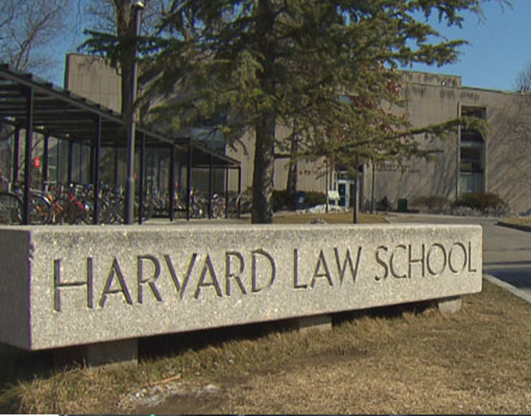 বিচারপতি নরিম্যানের জন্ম ১৯৫৬ সালের ১৩ অগস্ট। মুম্বইয়ের ক্যাথিড্রাল অ্যান্ড জন ক্যানন স্কুল থেকে পাশ করার পরে তিনি বি কম উত্তীর্ণ হন শ্রীরাম কলেজ অব কমার্স থেকে। দিল্লি বিশ্ববিদ্যালয় থেকে এলএলবি পরীক্ষায় তিনি দ্বিতীয় স্থান পেয়েছিলেন। হার্ভার্ড ল’ স্কুল থেকে লাভ করেন এলএলএম ডিগ্রি।