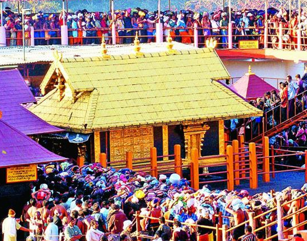 বিচারপতি নরিম্যান বলেছেন, ‘‘বিচারপতি ইন্দু মলহোত্রের রায় ছিল, শবরীমালা মন্দিরের উপাসক নন, এমন ব্যক্তিদের মামলা গ্রাহ্য হলে ধর্মবিশ্বাস নিয়ে প্রশ্ন তুলে মামলার স্রোত বয়ে যাবে। আমরা এই রায়ে নির্দিষ্ট করে বলেছি অন্যদের, বিশেষত সংখ্যালঘুদের ধর্মীয় অধিকারকে খাটো করার লক্ষ্যে সংখ্যাগরিষ্ঠের রায়কে ব্যবহার করা যাবে না। ধর্মান্ধ, খামখেয়ালি, কায়েমি স্বার্থান্বেষীদের গোড়া থেকেই ফিরিয়ে দেবে আদালত। ফলে ওই আশঙ্কা ভিত্তিহীন।’’