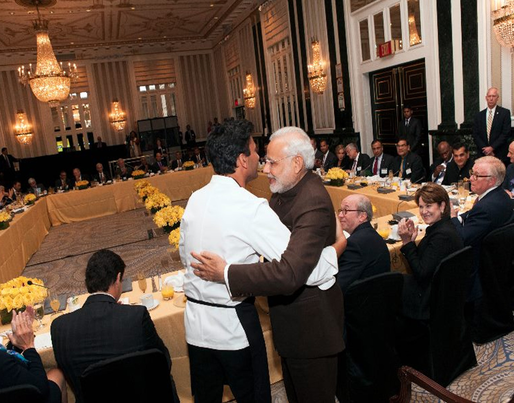 এরপর নিউইয়র্কে বিকাশের নিজস্ব রেস্তোরাঁ ‘জুনুন’ পথ চলা শুরু করে। ততদিনে রন্ধনশিল্পের অন্যতম সেরা আন্তর্জাতিক খেতাব ‘মিশেলিন স্টার শেফ’ বিকাশের শিরোপায়। আজ ম্যানহ্যাটনের প্রথম সারির রেস্তোরাঁগুলির মধ্যে অন্যতম বিকাশের ‘জুনুন’।