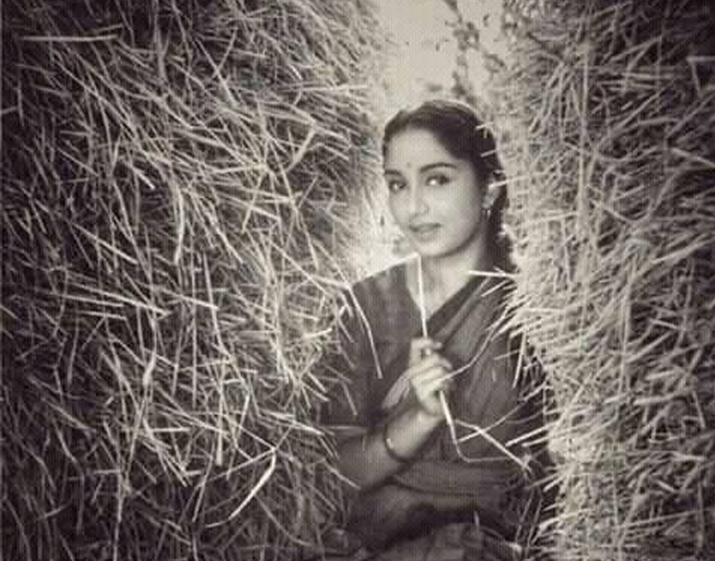 মাত্র ১৪ বছর বয়সে প্রথম ছবিতে অভিনয়ের সুযোগ আসে। ভারতের প্রথম সিন্ধি ছবি ‘আবানা’-তে তিনি অভিনয় করেছিলেন অভিনেত্রী শীলা রামানির বোনের ভূমিকায়।