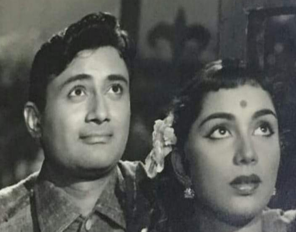 ‘হাম দোনো’ ছবিতে তাঁর এবং দেব আনন্দের উপর চিত্রায়িত রফি-আশার যুগলবন্দি ‘আভি না যাও ছোড় কর…’ গানটি অনেকের মতে বলিউডের সেরা রোম্যান্টিক সুর।