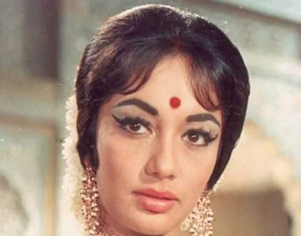 ব্যক্তিগত জীবনেও সাধনার কাছে ছয়ের দশক খুব গুরুত্বপূর্ণ। কারণ ১৯৬৬ সালে সাধনা বিয়ে করেন পরিচালক আর কে নায়ারকে। তাঁদের বয়সের ব্যবধানের জন্য এই বিয়েতে রাজি ছিলেন না সাধনার বাবা-মা। কিন্তু পরে মেয়ের জেদের কাছে হার মানতে বাধ্য হন তাঁরা।