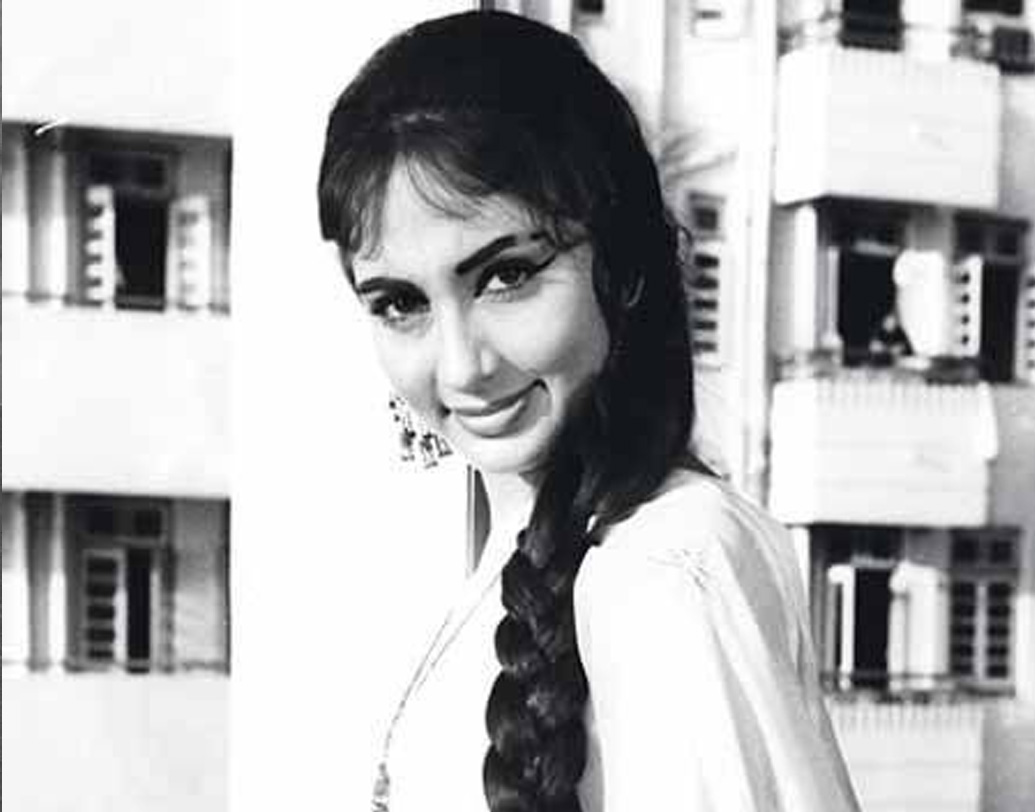 ১৯৭৪ সালে সাধনার পরিচালনায় এবং তাঁর স্বামী প্রযোজনায় মুক্তি পায় ‘গীতা মেরে নাম’। সুনীল দত্তের বিপক্ষে ছবির নায়িকা ছিলেন সাধনা। এই ছবিতেই একক নৃত্য পরিচালক হিসেবে প্রথম কাজ করেন সরোজ খান। ‘পতি পরমেশ্বর’ নামে একটি ছবি প্রযোজনাও করেছিলেন সাধনা। ছবির নায়িকা ছিলেন ডিম্পল কাপাডিয়া।