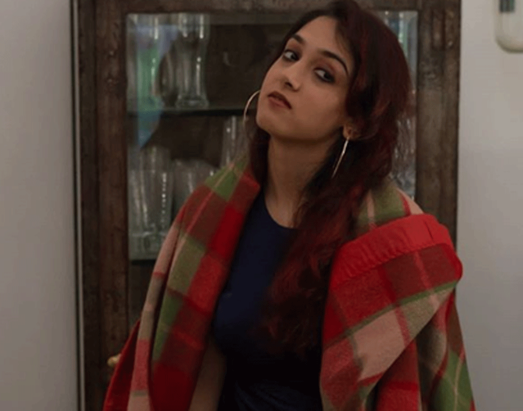 কিন্তু কেন হঠাত্ স্টাইলিস্টের নজর কাড়তে এমন ভাবে উঠেপড়ে লেগেছেন ইরা?