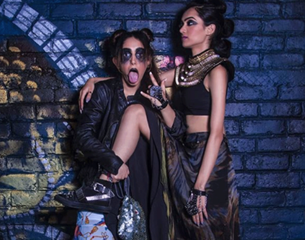 ইরার কাছে ফ্যাশন হল নতুন আবিষ্কারের পথ। তাঁর ফোটোশুট সেই দিশাই দেখায়। এর আগের ফোটোশুটে তিনি বেছে নিয়েছিলেন বোহেমিয়ান লুক। আর তাঁর ক্যাপশন ছিল, ‘হু আর ইউ’। সেই ফটোশুট নিয়েও চর্চা হয়েছিল।