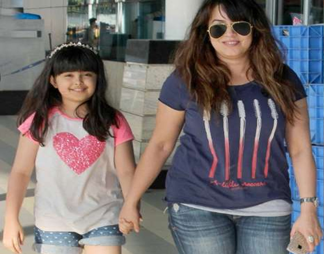 মহিমা জানিয়েছেন, তাঁর মেয়ে আরিয়ানাও ছবি দেখতে খুব ভালবাসে। সে সলমন খানের ভক্ত।